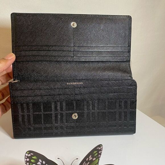 Authentic Burberry Wallet   - Picture 4 of 13